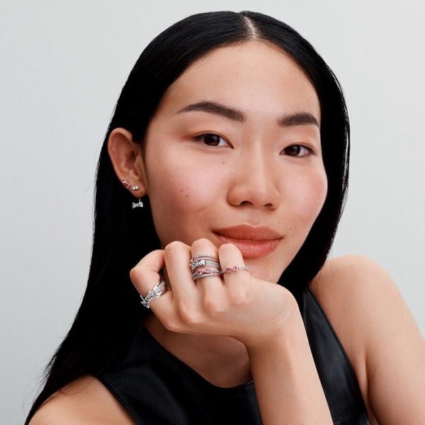 Original Women's Sparkling Bow Logo Square Crown Earrings Suitable for Girlfriends and Family Holiday Gifts Jewelry - 图片 3