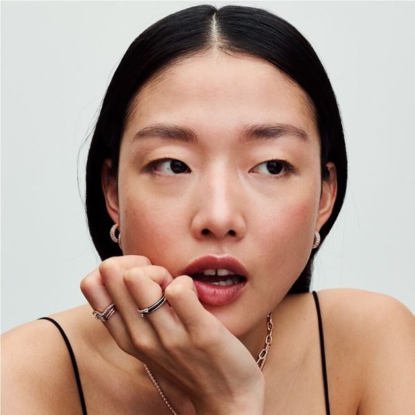 Sparkling Double Row Pav é Inlay Original Logo ME Dropped Rubber Ring For Girlfriend, Family, Holiday Fashion Jewelry Gifts - 图片 3
